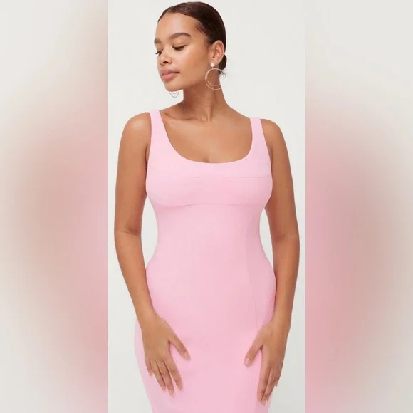 Size 12-14, Sheike soft baby pink sleeveless formal/evening dress lined - Picture 4 of 14